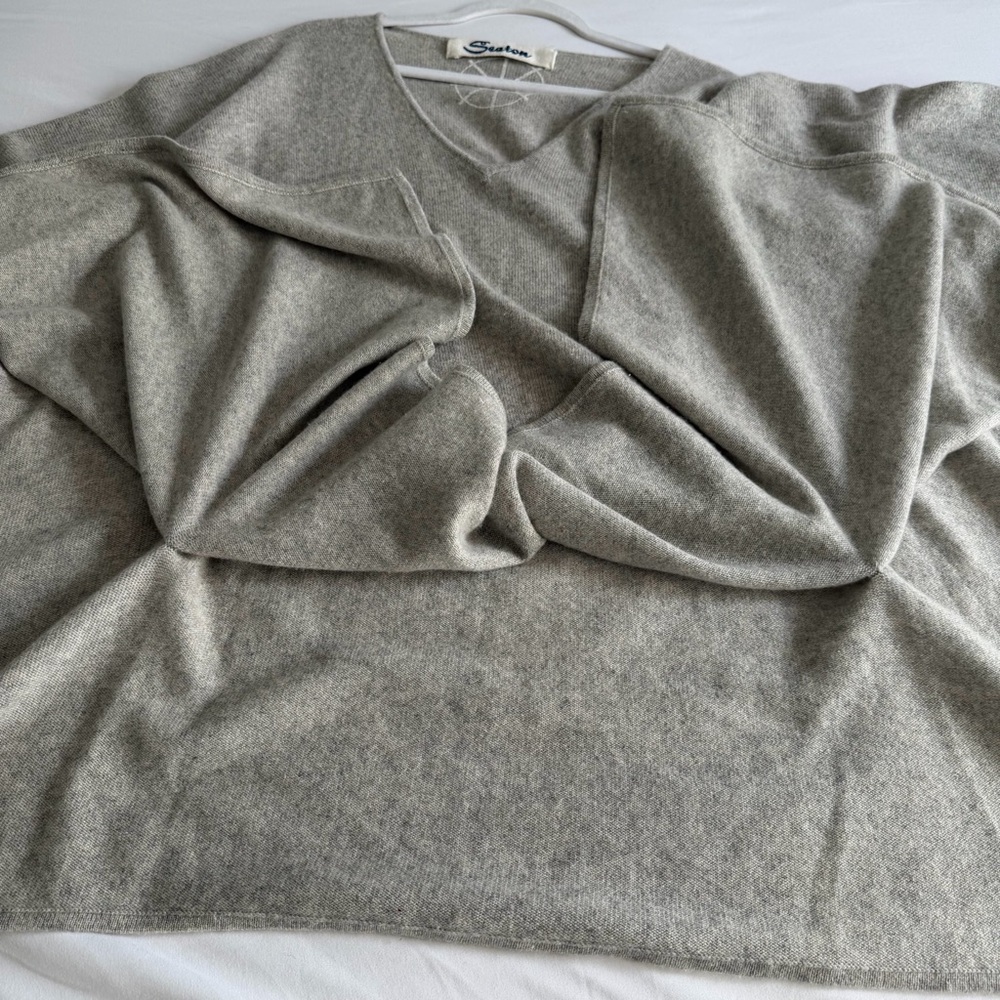 Seaton 100% Cashmere Luxury Heather Gray V-Neck Poncho Sweater - Picture 10 of 15